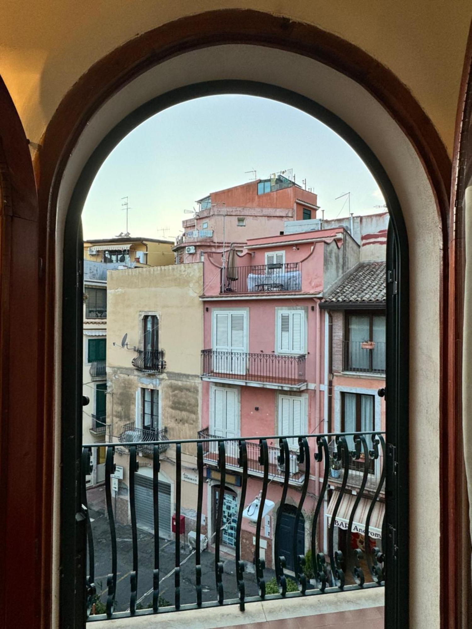 Taormina'S Sun Apartment Luaran gambar